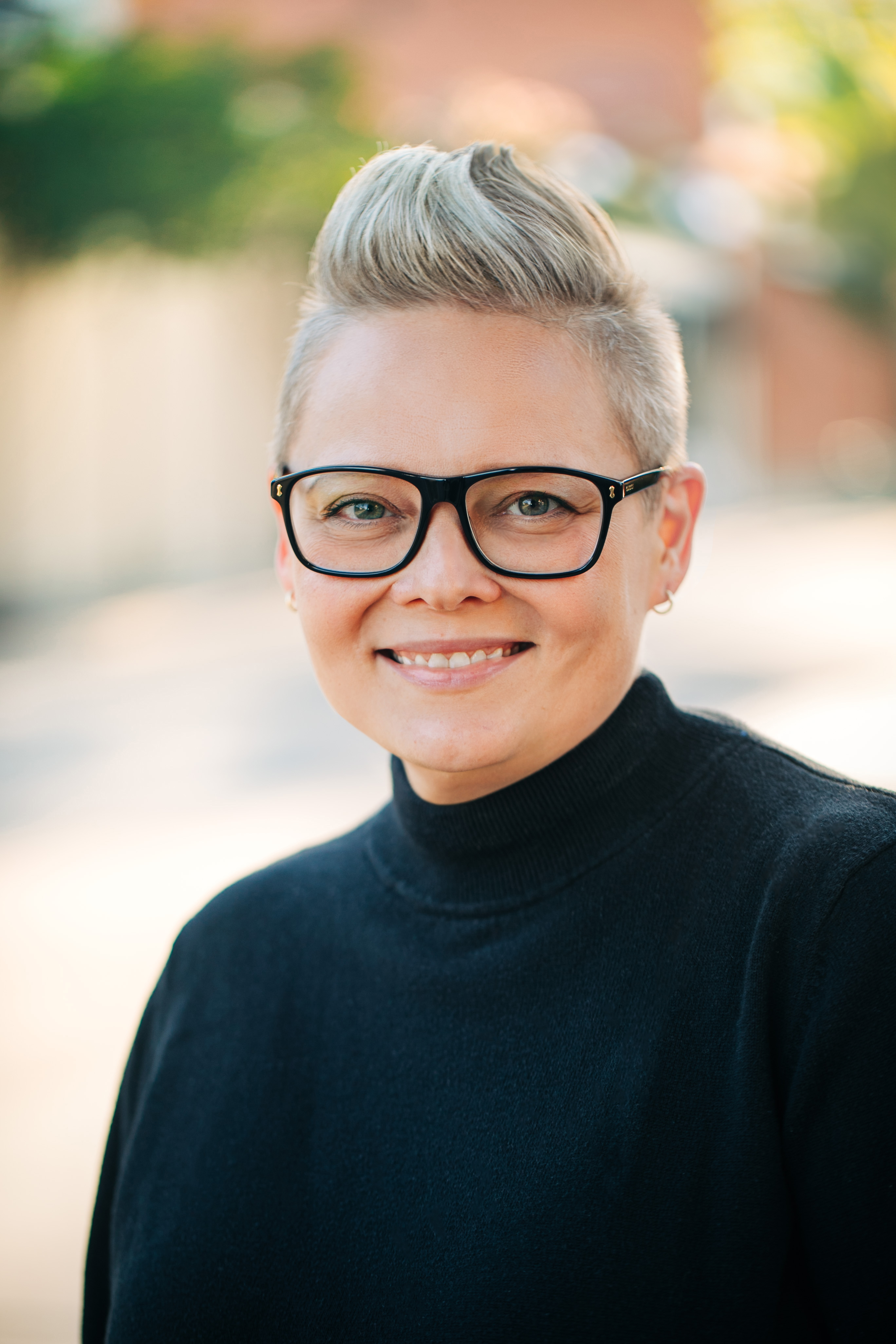 Dr. Amanda Kenderes